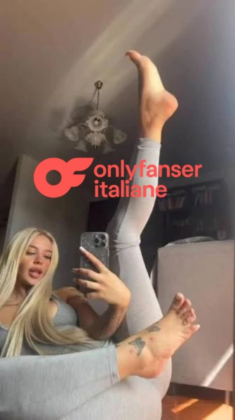 Elena Fantappiè piedi selfie OnlyFans